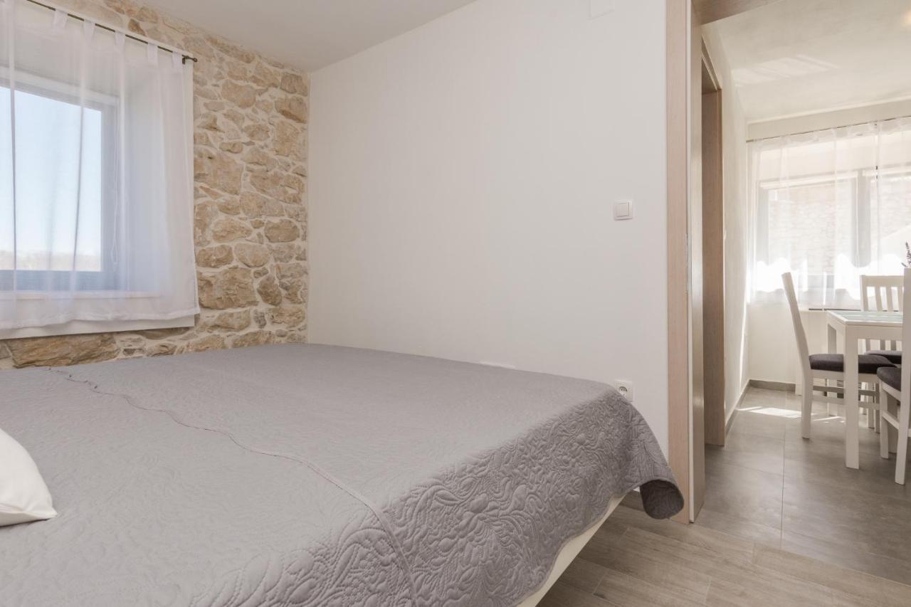 Apartmani Mustaca Dvori Privlaka  Exteriör bild