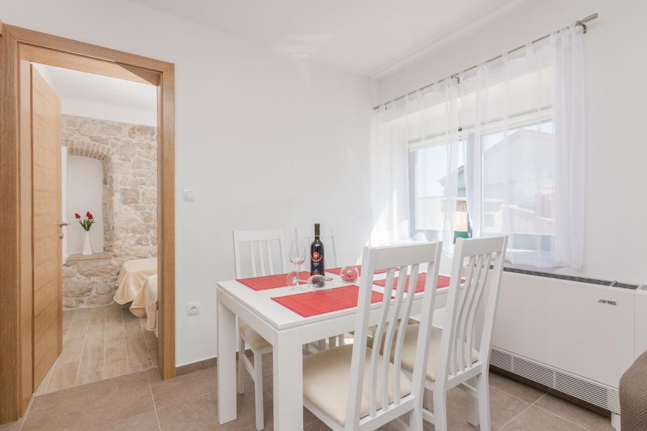Apartmani Mustaca Dvori Privlaka  Exteriör bild