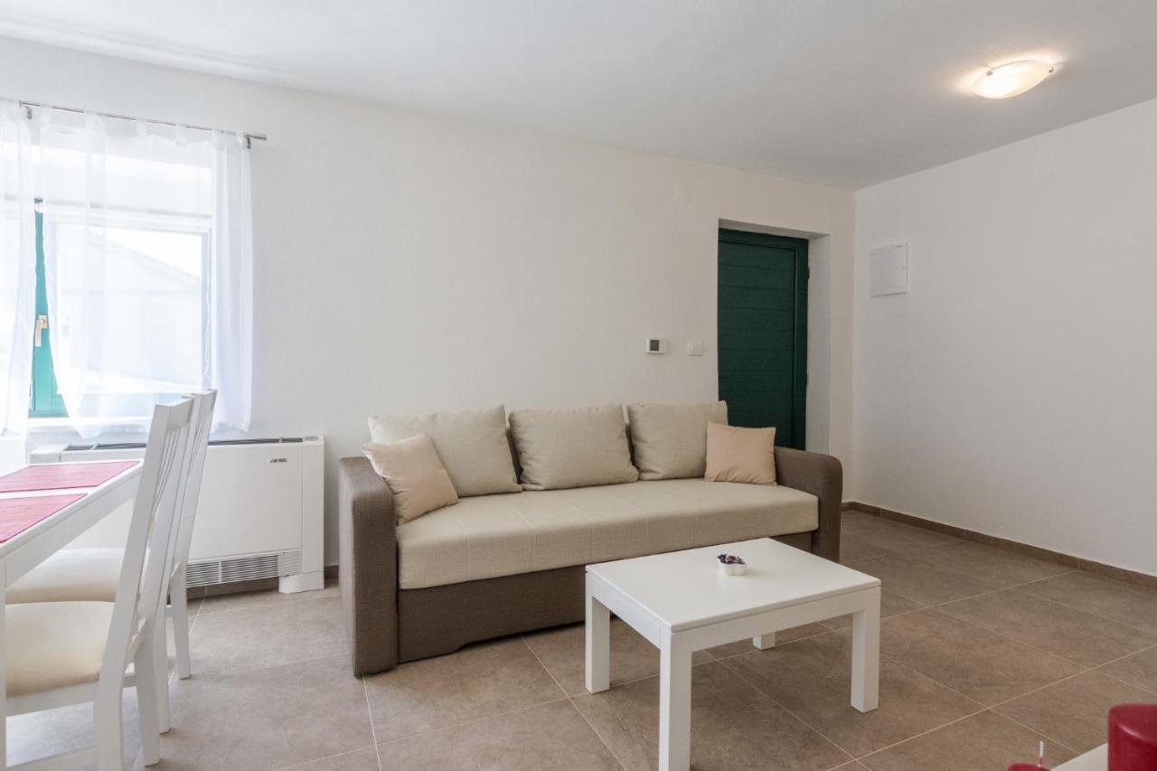 Apartmani Mustaca Dvori Privlaka  Exteriör bild