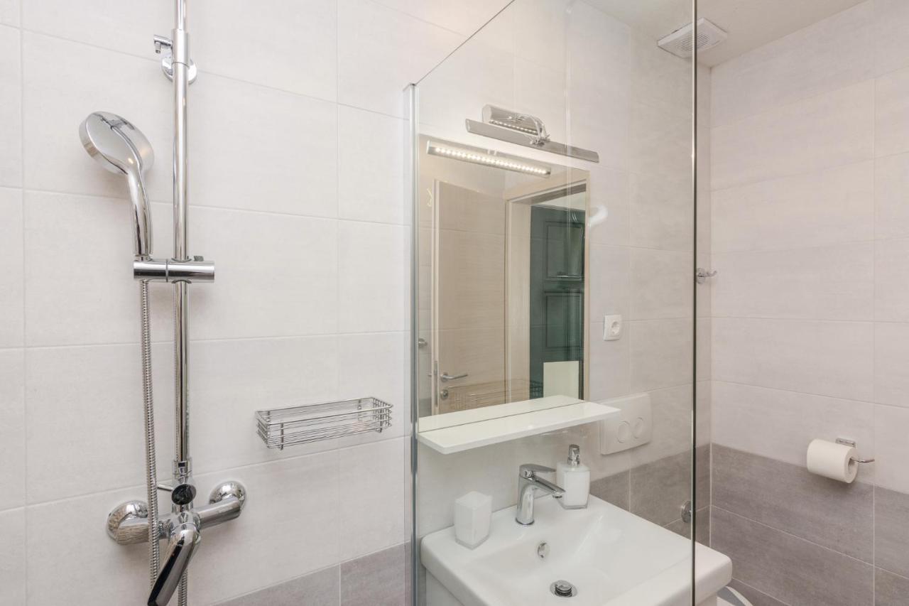 Apartmani Mustaca Dvori Privlaka  Exteriör bild