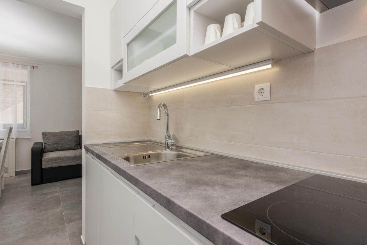 Apartmani Mustaca Dvori Privlaka  Exteriör bild
